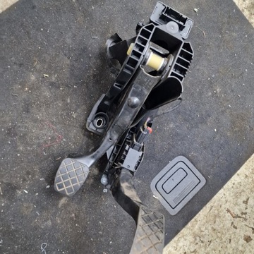 фото thumb №1, Педаль тормоза газа passat b8 5q1721058bj