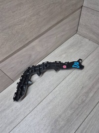 фото thumb №1, 12482. lexus ux направляющая бампер правый задняя 52575-76020