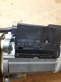 фото thumb №8, Audi q7 4l привод крышки багажника левый 4l0827851b