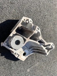 фото thumb №1, Volvo v60 s60 ii кронштейн двигуна 6g926f030ba