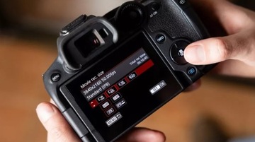 Canon EOS R7 + RF-S 18-150mm f/3.5-6.3 IS STM