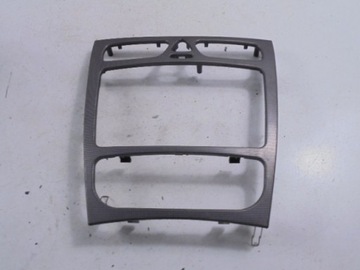 фото thumb №8, Mercedes c w203 консоль рамка радио 00-04 4d a2036809039