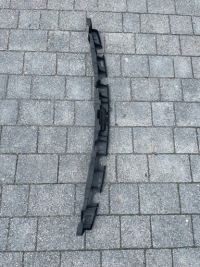 фото thumb №1, Напрямна бампера задня porsche macan