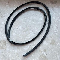 фото thumb №3, Ronge rover vogue l405 13- прокладка спойлера зад lr038604