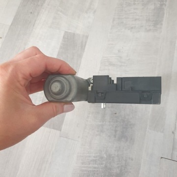 фото thumb №8, Моторчик стёкла правый перед seat altea 04-15 5p0837402n 04-15 европа eu