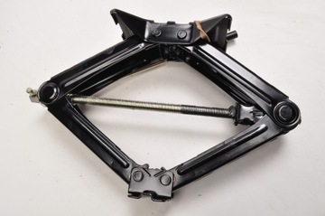 фото thumb №9, Volvo v40 ii набор домкрат подъемник ключ ушко 31381882 31381637 31362159