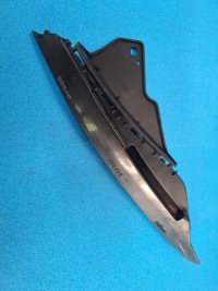 фото thumb №1, Mercedes b w247 напрямна бампера правий передній