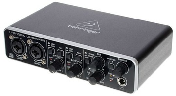 Аудиоинтерфейс Behringer UMC204HD USB MIDI 2x4