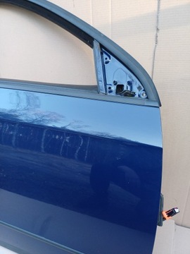 фото thumb №8, Двері праві перед vw passat b6 код фарби la5e