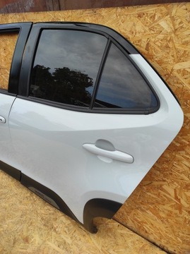 фото thumb №3, Дверь левая передние задние toyota yaris cross 2vf