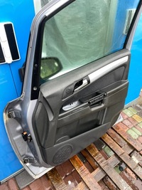 фото thumb №9, Двері праві праві перед передні opel zafira b комплектні