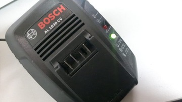 Szybka Ładowarka cyfrowa BOSCH 14,4 18V AL 1830 CV