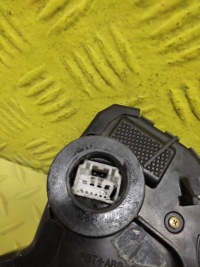 фото thumb №5, Toyota avensis t25 замок двері лівий перед