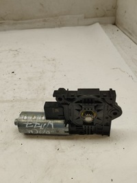 фото thumb №7, Mercedes w177 amg a35 моторчик люк 10029933b