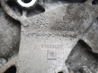 Opel insignia 2.0 cdti кронштейн генератора 55562863 Оригинал, фото thumb