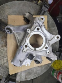 Купити Поворотний кулак правий задній tesla y 1188416-00-f оригінал, фото thumb