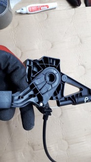 фото thumb №7, A4 b9 рестайлинг трос сиденья держатель правая перед a5 8w