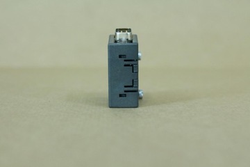 Металлический штекер для сетей PROFIBUS до 12 Мбит/с.