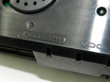 фото thumb №8, Спідометр  прилади land rover range a2c53093444