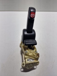 фото thumb №1, Клапан рычаг рычаг тормоза ручного scania r 1882116