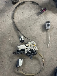 фото thumb №1, Nissan nv200 дверь задняя левый замок