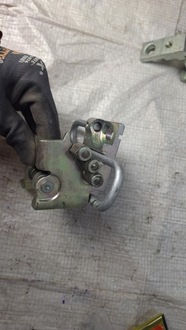 фото thumb №16, Vw golf vi 6 петля двері 1k0831412