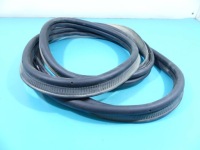 фото thumb №1, Прокладка кузовная багажника dacia sandero iii