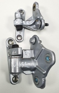 фото thumb №1, Петли дверь правый задняя mercedes r-kl w251 пара