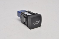 фото thumb №1, Toyota yaris cross кнопка відкривання кришки