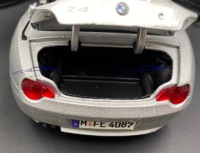BMW Z4 Roadster серебристый 1:24 модель Motormax 73269