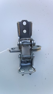 фото thumb №2, Петли дверь зад правый eclipse cross 2019