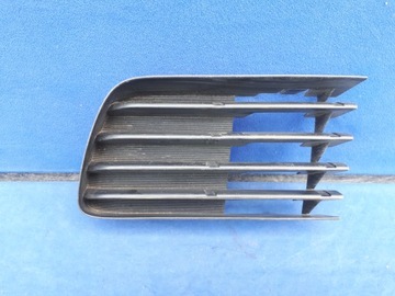 фото thumb №1, Toyota prius 2003 03-09 решётка заглушка правая