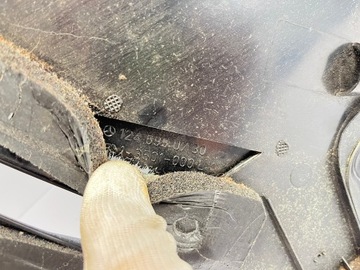 фото thumb №14, Обшивка защита стойка c левая mercedes w124 sedan чёрная 1246952744