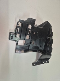 фото thumb №1, Направляющая бампера задняя правый lr discovery sport l550