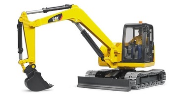Мини-экскаватор BRUDER 02466 CAT с фигуркой рабочего