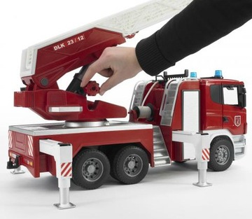 Пожарная машина Scania с выдвижной лестницей Bruder