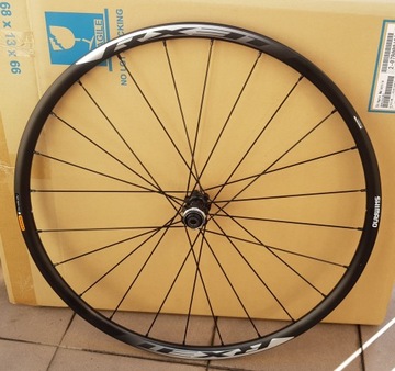 НОВОЕ переднее колесо Shimano W-RX31, жесткая ось, гравий