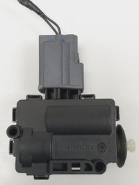 фото thumb №1, Привод крышка заливной топлива discovery sport l550