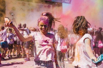 Красочный фестиваль порошка Holi