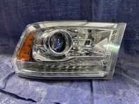 фото thumb №1, Dodge ram 13-19 правая лампа передняя