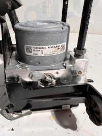 фото thumb №1, Volvo xc90 ii 2.0 насос abs p31362354