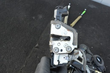 фото thumb №9, Замок дверь правый левый перед toyota prius plus + европа