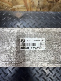 фото thumb №8, Радіатор інтеркулер оригінал behr bmw f10 f11 оригінальний номер 7805629