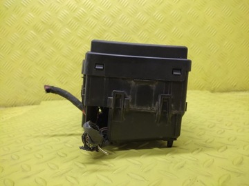 фото thumb №8, Volvo v50 2.5 коробка запобіжників 518818000