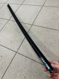 Tesla model y 20- накладка ущільнювач дверей права задній чорна Оригінал, фото thumb