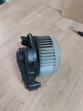 фото thumb №1, Toyota rav4 iv воздуходувка отопителя вентилятор