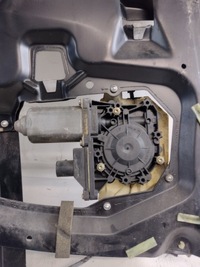 фото thumb №8, Рамка, механизм стекло левый задняя audi a3 8l 8l4839753