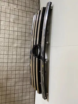 фото thumb №5, Решётка решётка радиатора vw touareg iii 760