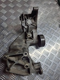 фото thumb №1, Hyundai i30 2012 кронштейн генератора