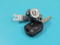 фото thumb №1, Вкладка замка перед левая ключ ford mustang v 04-14